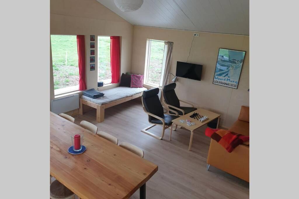 TV a/nebo společenská místnost v ubytování Árheimar 6 cosy holiday home