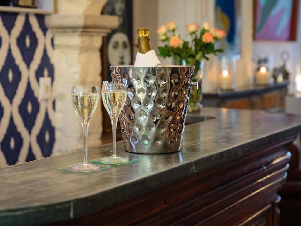 Nápoje v ubytování Hôtel La Suite