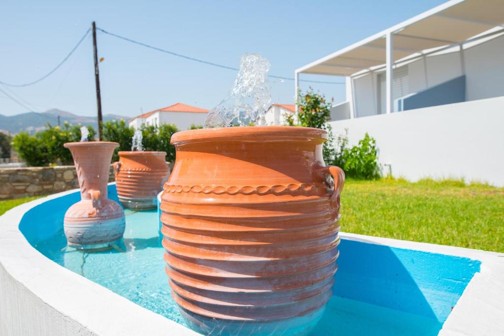 Bazén v ubytování Gelli Apartments nebo v jeho okolí