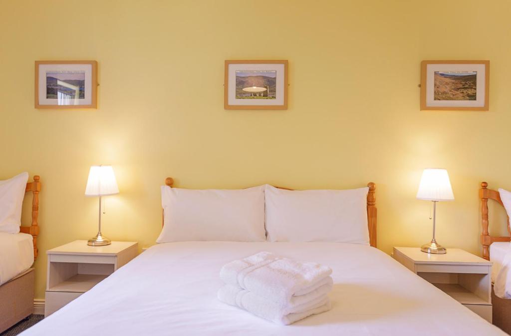 Postel nebo postele na pokoji v ubytování Rookery Mews Apartments - Killarney Self Catering