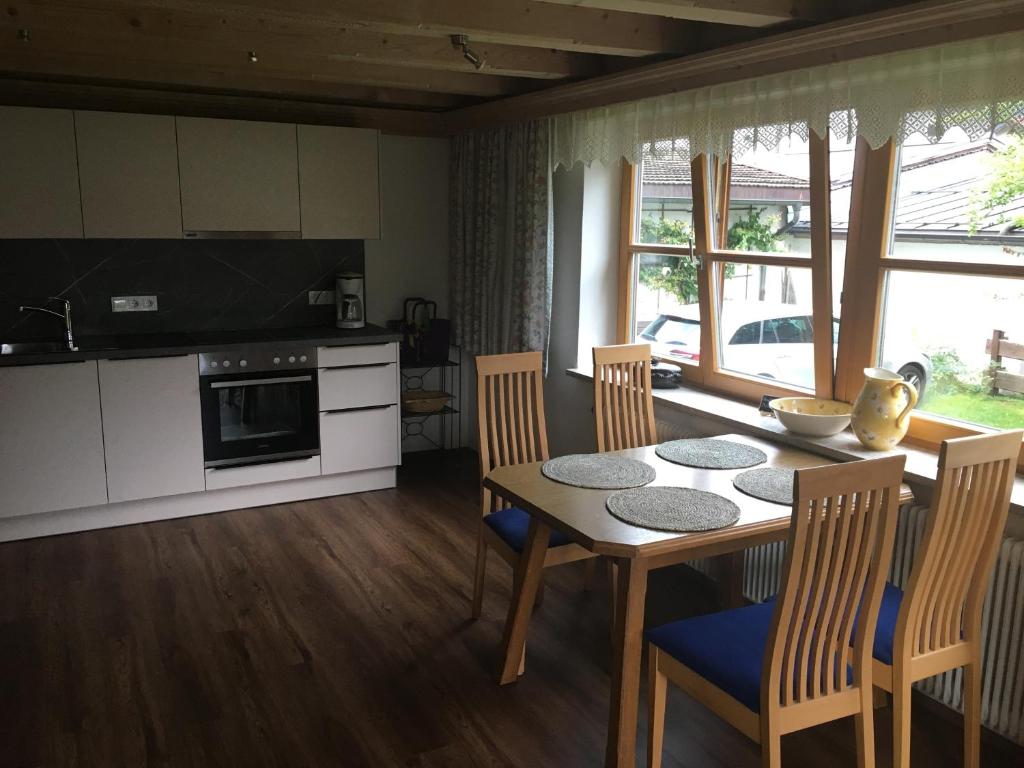 Kuchyň nebo kuchyňský kout v ubytování Appartments Haus Rettenmoser