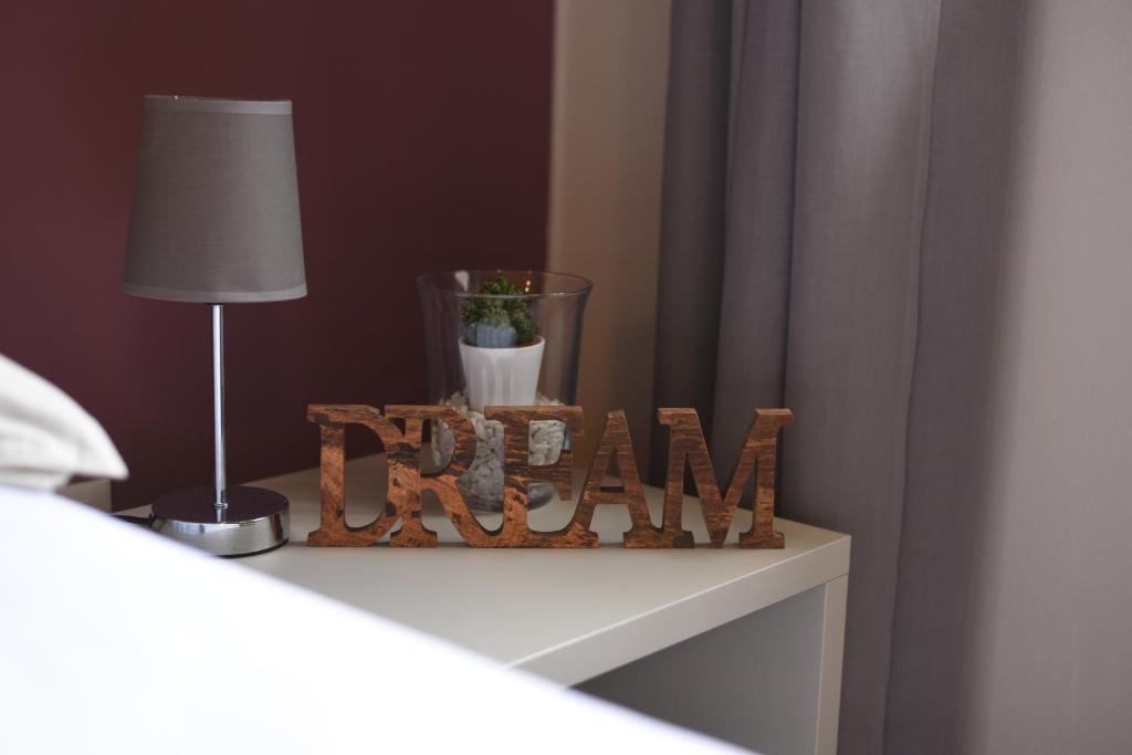 A bed or beds in a room at Hotel Cavallo Bianco