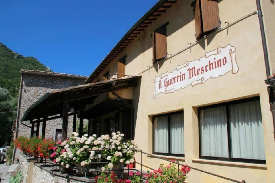 Budova, v ktorej sa hotel nachádza