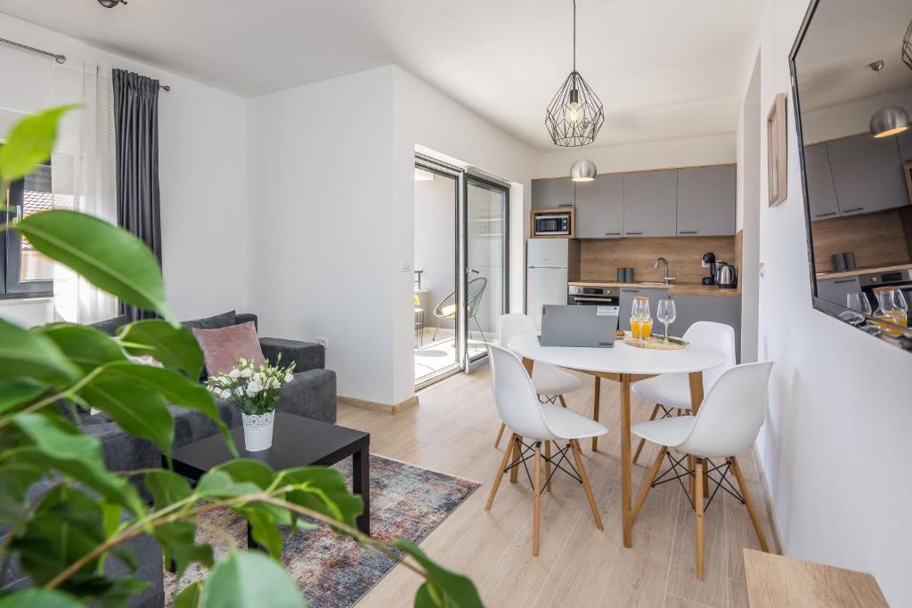 Kuchyňa alebo kuchynka v ubytovaní Apartments Maella