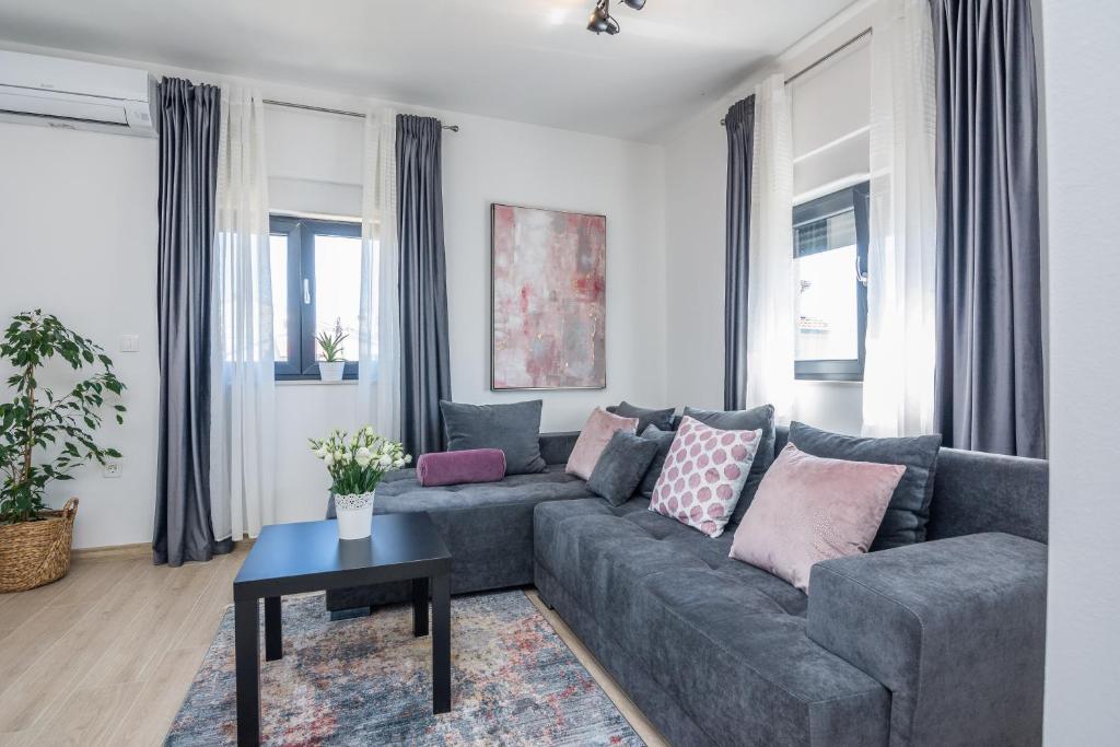 Posedenie v ubytovaní Apartments Maella
