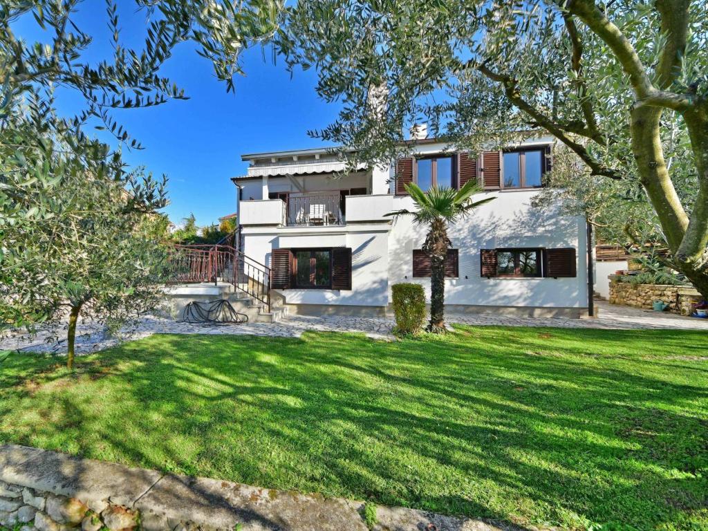 Vonkajšia záhrada v ubytovaní Apartment Albaneze by Interhome