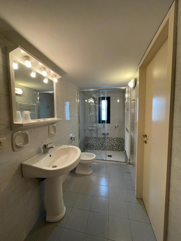 Koupelna v ubytování HOTEL SOLARIS