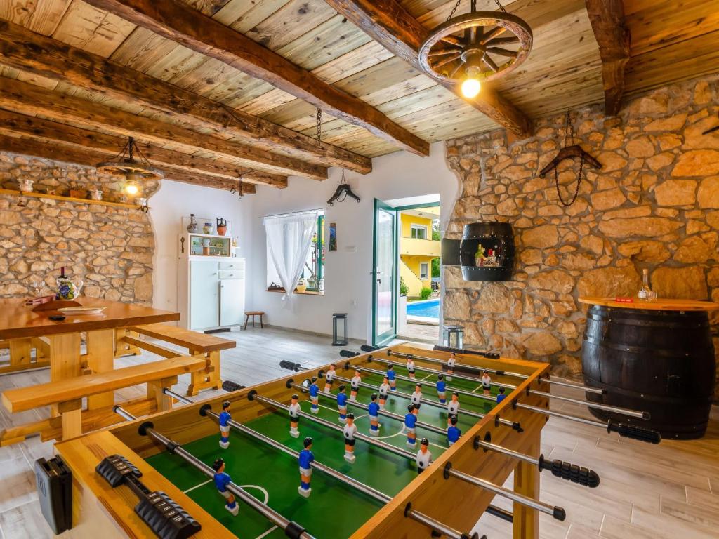 Herní místnost v ubytování Holiday Home Villa Anđelika by Interhome