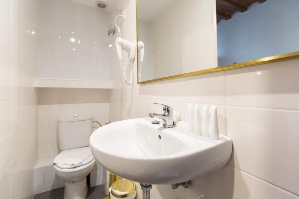 Kúpeľňa v ubytovaní Barrio Gotico Apartments Ferran