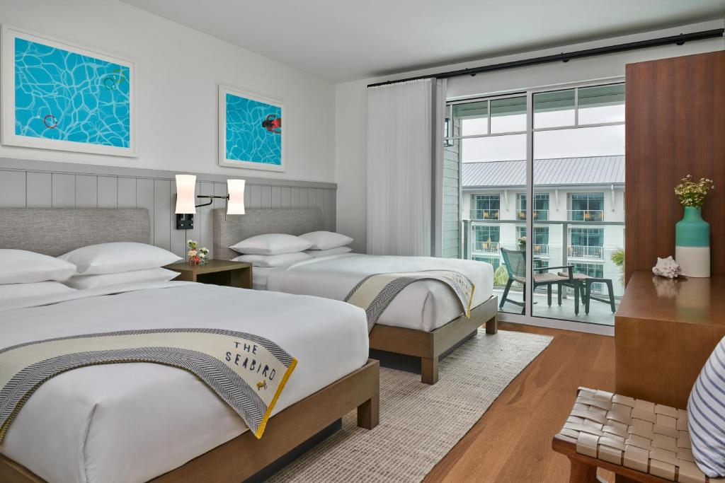 The Seabird Ocean Resort & Spa, Part of Destination Hotel by Hyatt - Suite With One King Bed And Two Queen Beds