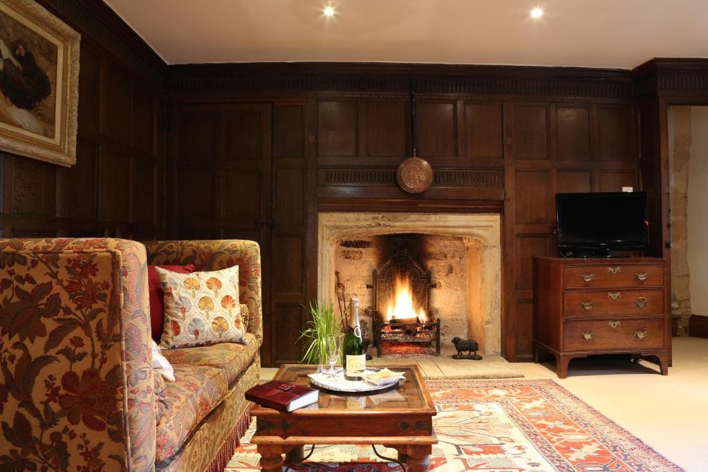 Abbots Grange Manor House - One-Bedroom Suite