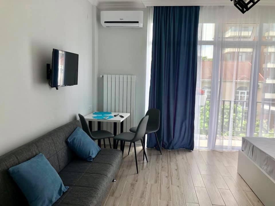 Natia Apartments 500 - Chambre Simple Avec Balcon