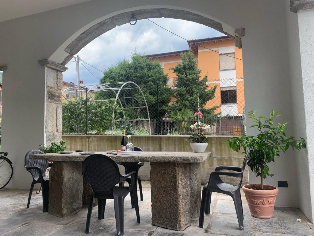 Patio nebo venkovní prostory v ubytování Appartamento Lucia, Lago di Como, Dongo