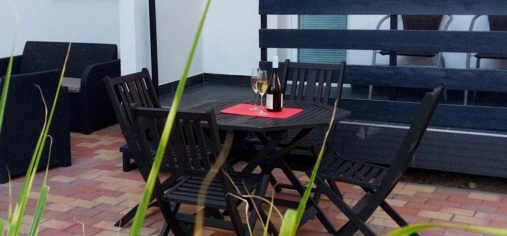 Restauracja lub miejsce do jedzenia w obiekcie Repose Apartments