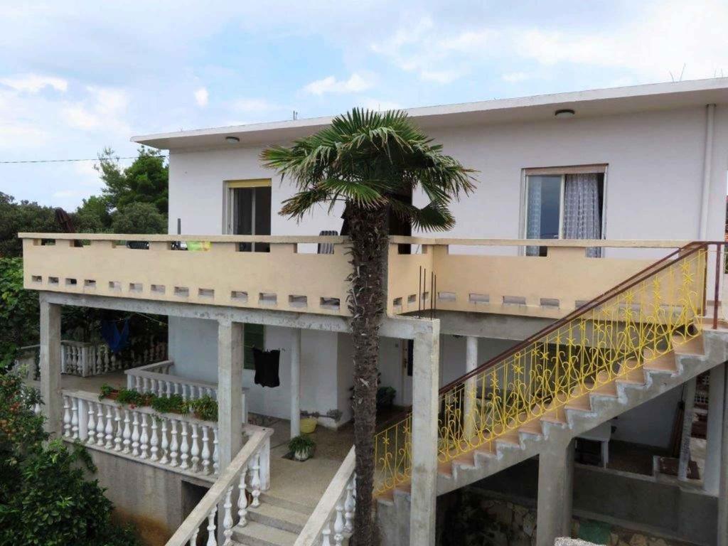 Zdjęcie z galerii obiektu Holiday home in Vrsi/Zadar Riviera 7847 w mieście Kod Mula