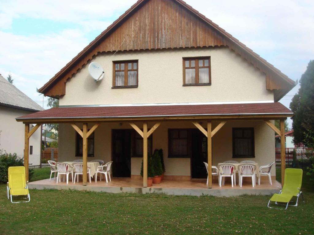 Budova, v ktorej sa dovolenkový dom nachádza