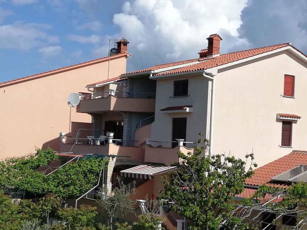 Budynek, w którym mieści się apartament