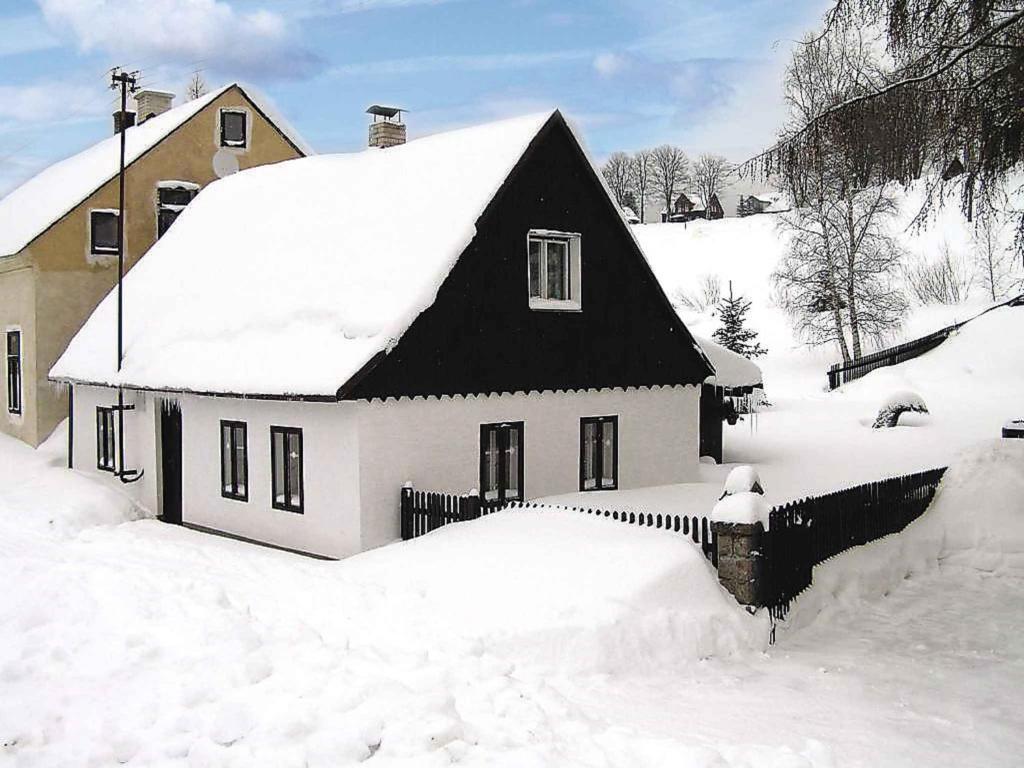 Holiday home in Pernink/Erzgebirge 1672 v zimě