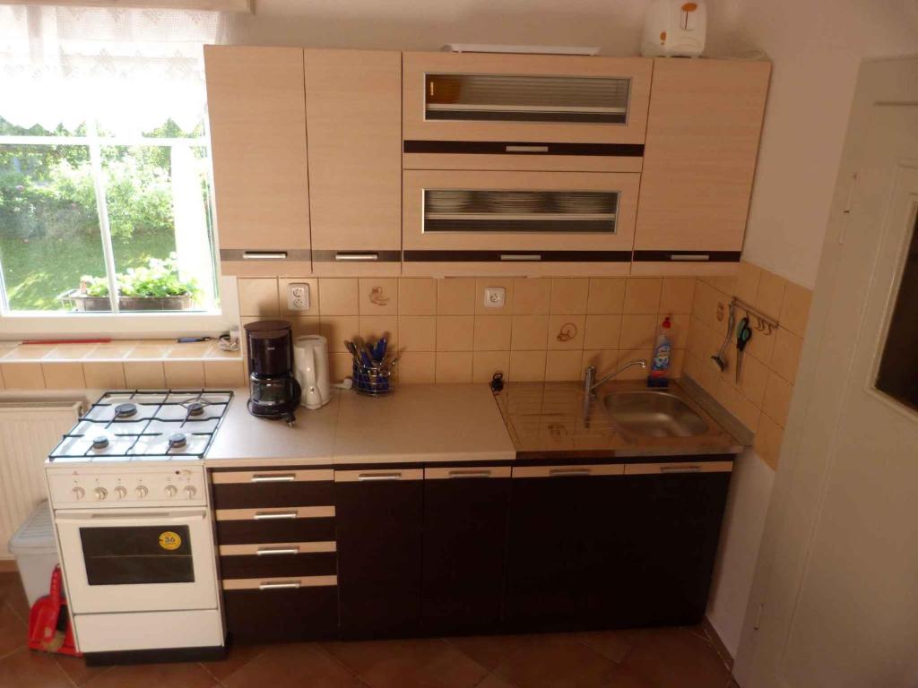 Kuchnia lub aneks kuchenny w obiekcie Holiday home Vrchlabi/Riesengebirge 2190
