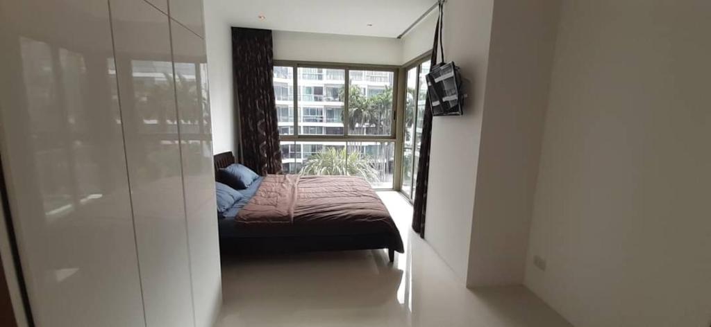 Huge 1 Bedroom for Rent, Wongamat - Housity