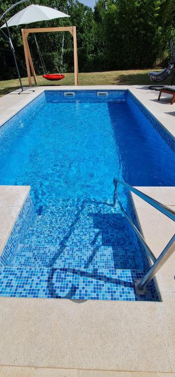 Basen w obiekcie Sunny Garden Villa with Pool lub w pobliżu