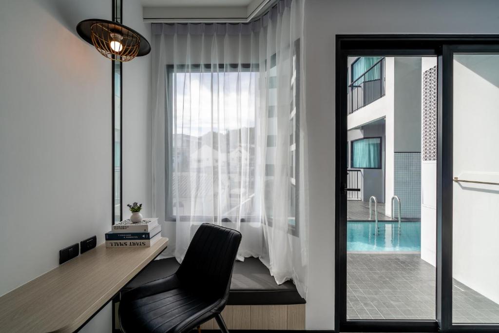 Ratri Hotel Phuket Old Town - Resim 11