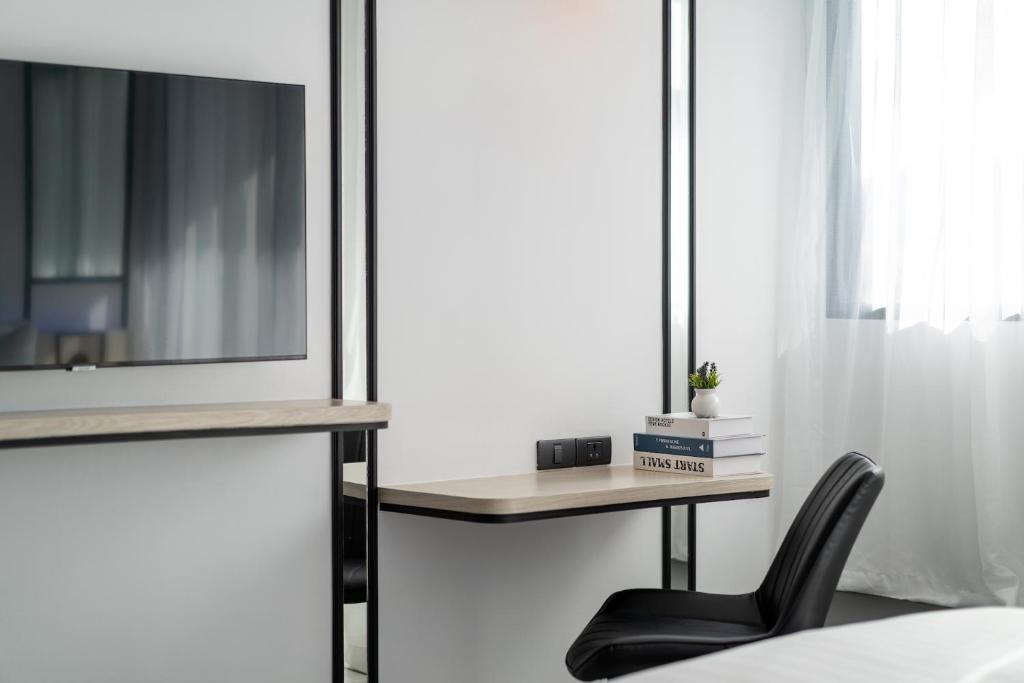 Ratri Hotel Phuket Old Town - Resim 41