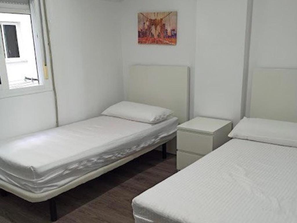 Holidays2Malaga Ayala 2 bedroom - Huelin Area & 450 mts from ...