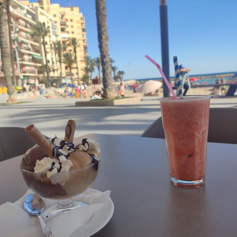 Fotografie z fotogalerie ubytování Appartement proche plage avec piscine en centre ville v destinaci Torrevieja