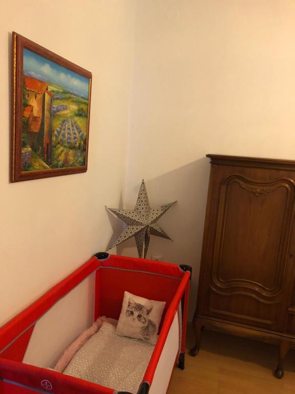 Łóżko lub łóżka w pokoju w obiekcie RELAX Apartman