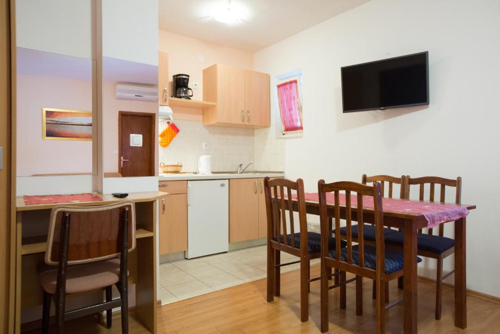 Kuchyňa alebo kuchynka v ubytovaní Apartments Staničić