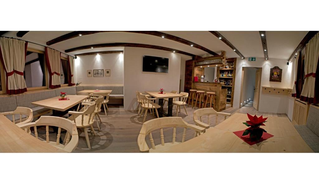 TV a/nebo společenská místnost v ubytování Hotel Wynegg