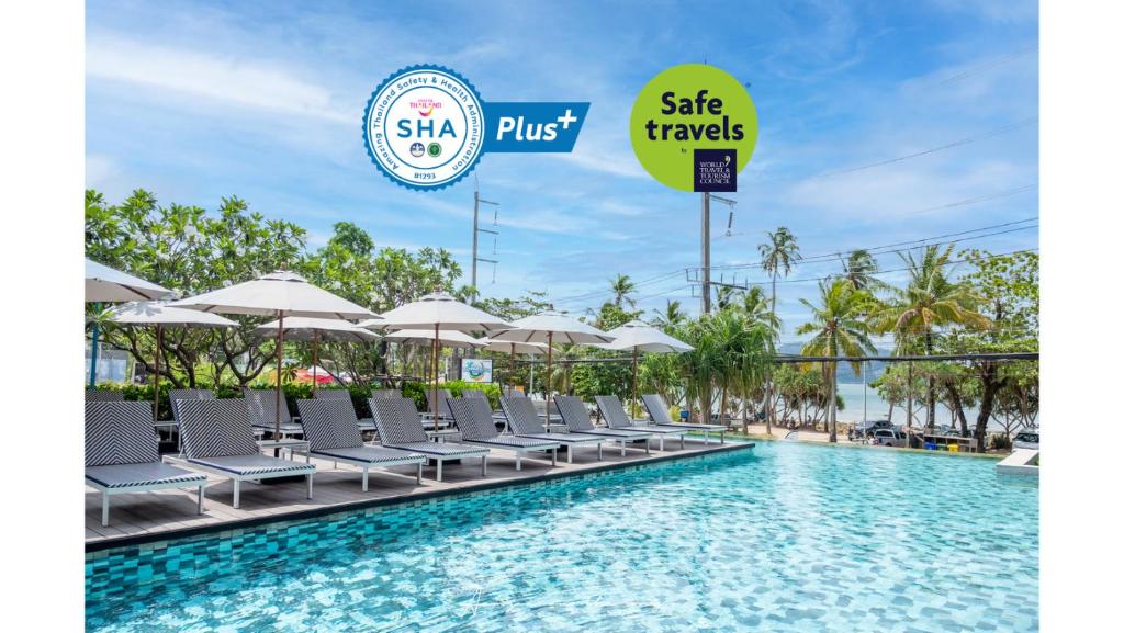 Bazén v ubytování The Nature Phuket - SHA Extra Plus nebo v jeho okolí