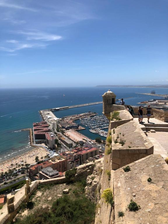 Calle San Carlos 132, Alicante – Bijgewerkte prijzen 2023