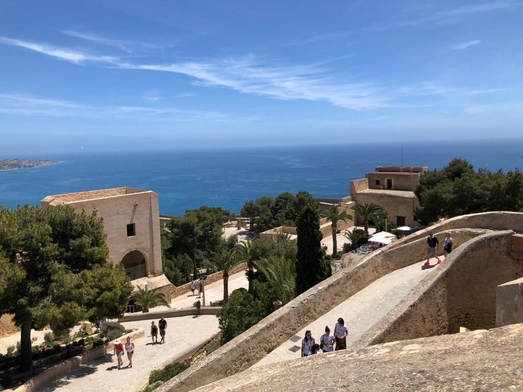 Calle San Carlos 132, Alicante – Bijgewerkte prijzen 2023