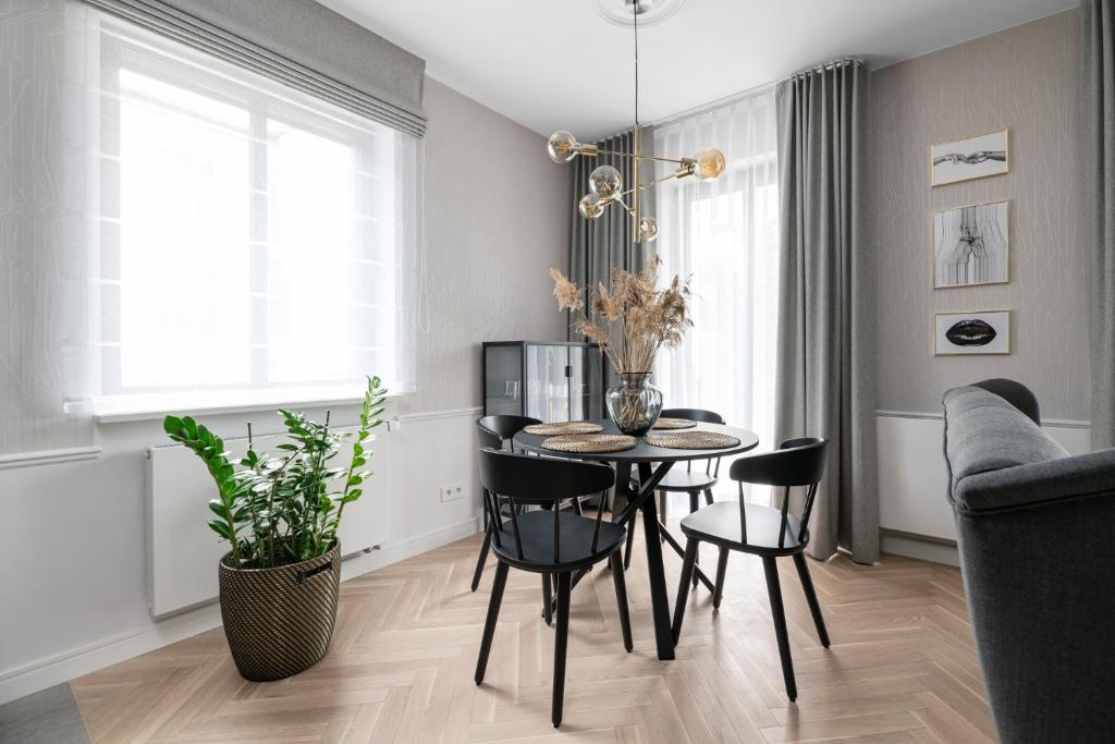 Posedenie v ubytovaní W Sercu Warszawy Apartamenty