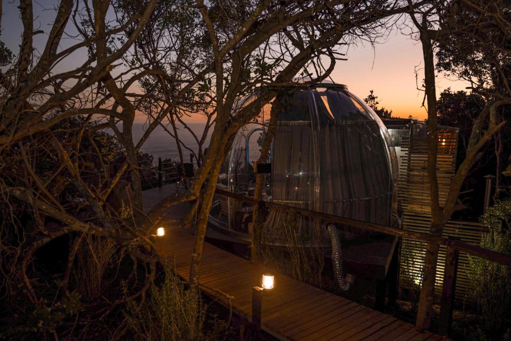 Východ nebo západ slunce při pohledu z luxury tent nebo okolí