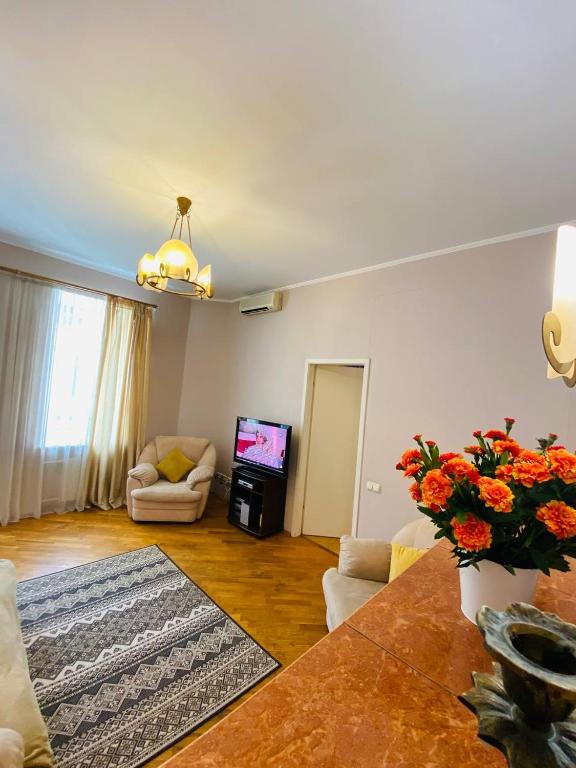 Real Home Apartments in Kiev Center - Comfort One-Bedroom Apartment - Mala Zhitomirska Street 17
