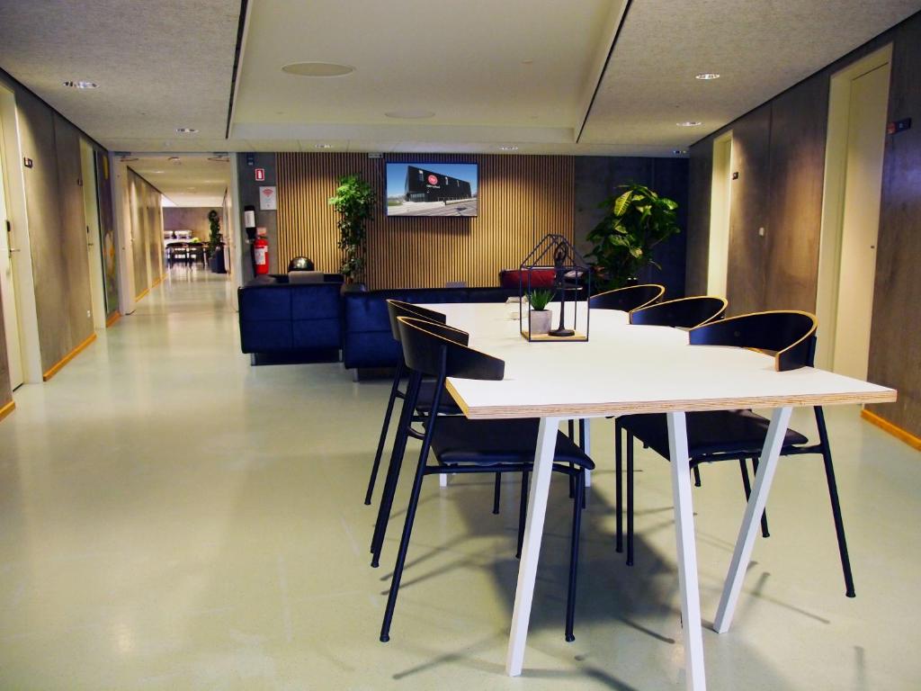 TV a/nebo společenská místnost v ubytování DBU Hotel & Kursuscenter