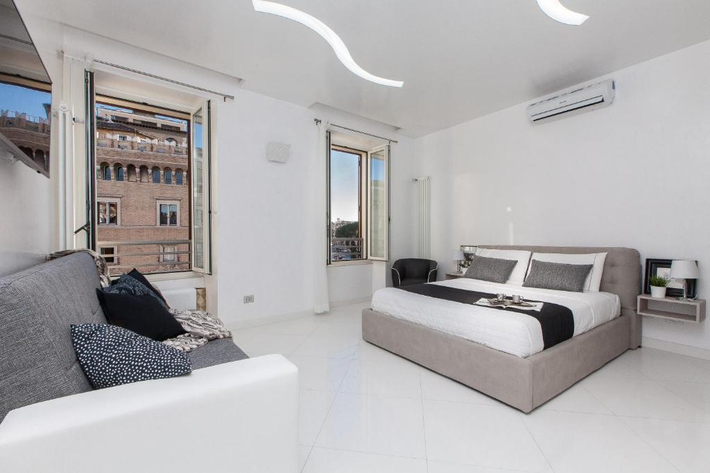 Piazza Venezia White Apartments - One-Bedroom Apartment