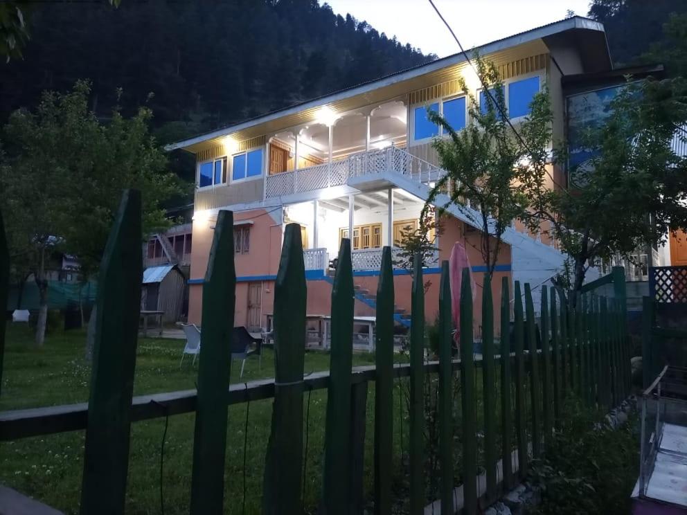 Gallery image of Neelum Good View in Shardi