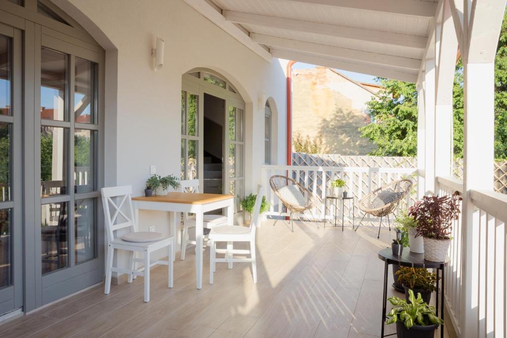 Balkon lub taras w obiekcie Premium Vendégház