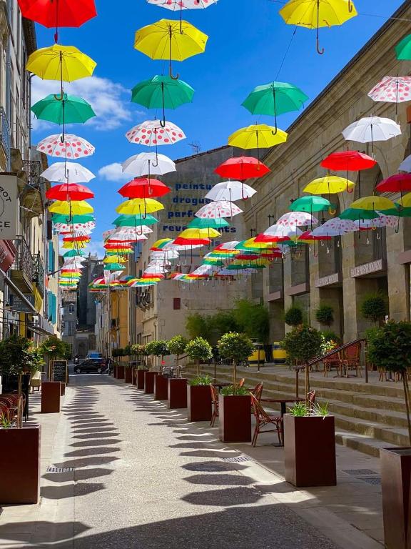 découvrez une ancienne maison de drapier du XVII siecle au coeur de bastide - 17