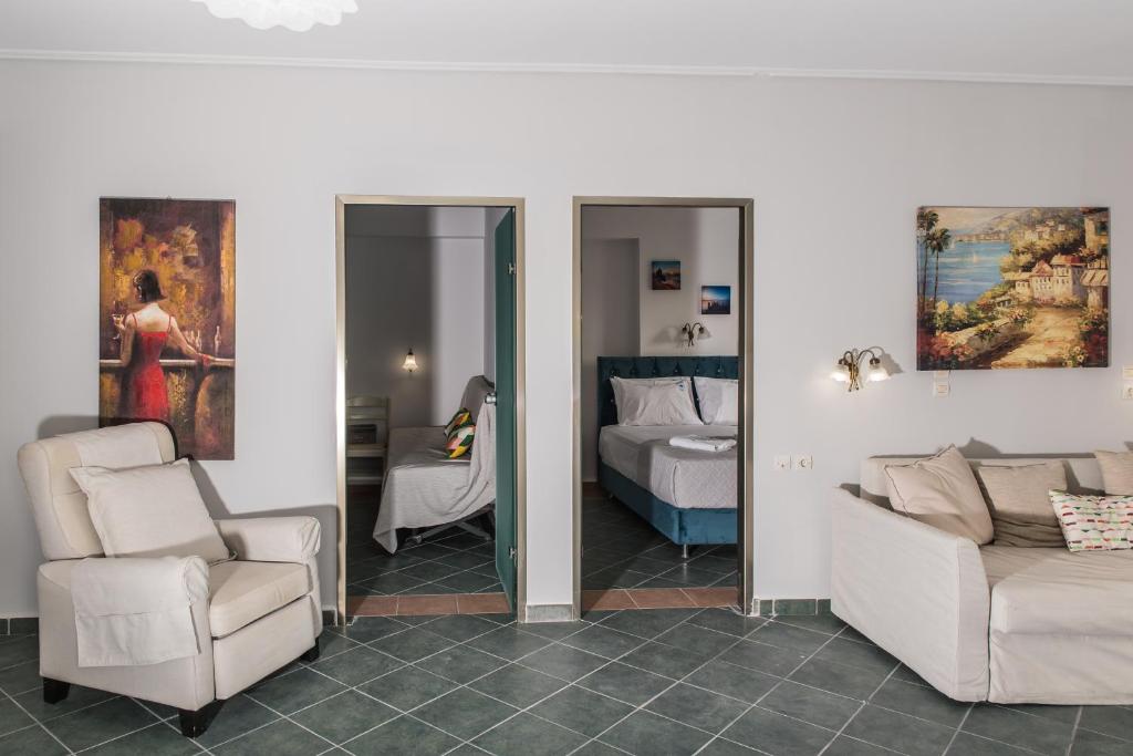 Denise Beach Hotel - 4