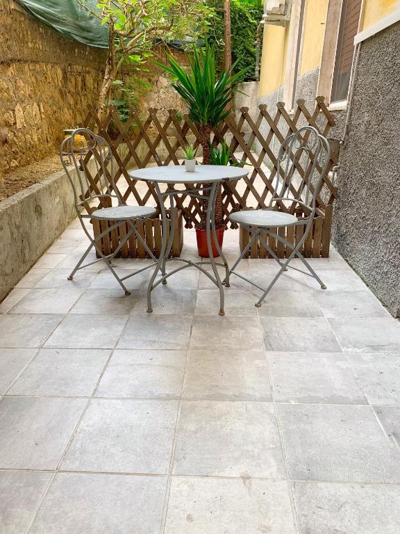 Patio alebo iná vonkajšia časť ubytovania La casa di Alice
