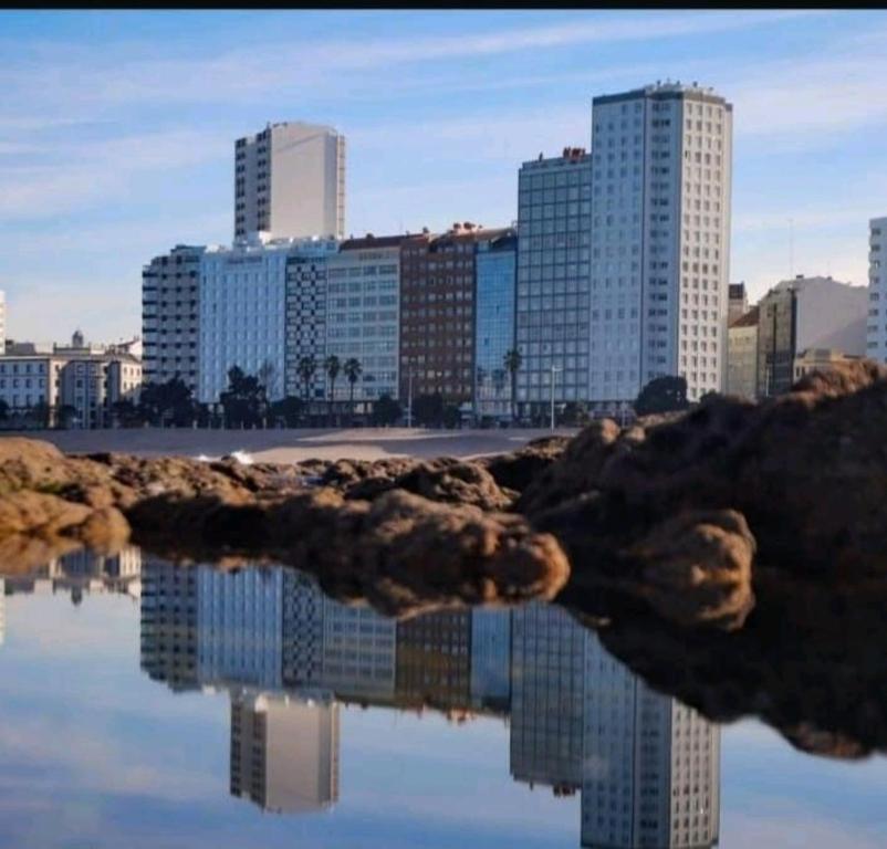 PISO 2 HABiTACIONES EN PRIMERA LINEA DE LA PLAYA DE RIAZOR, A ...