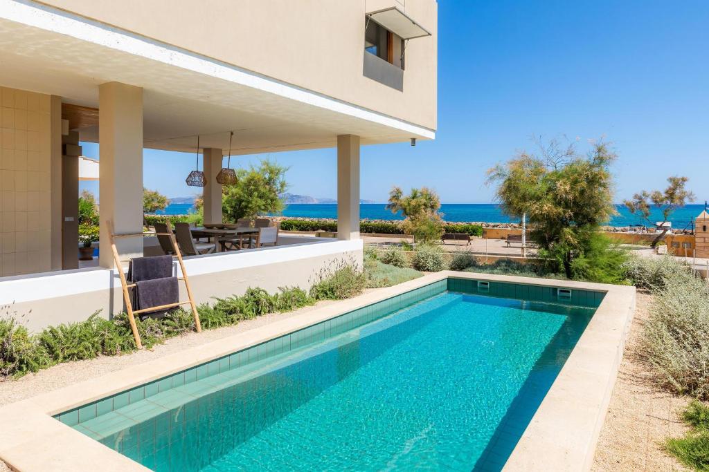The swimming pool at or close to Es Mollet