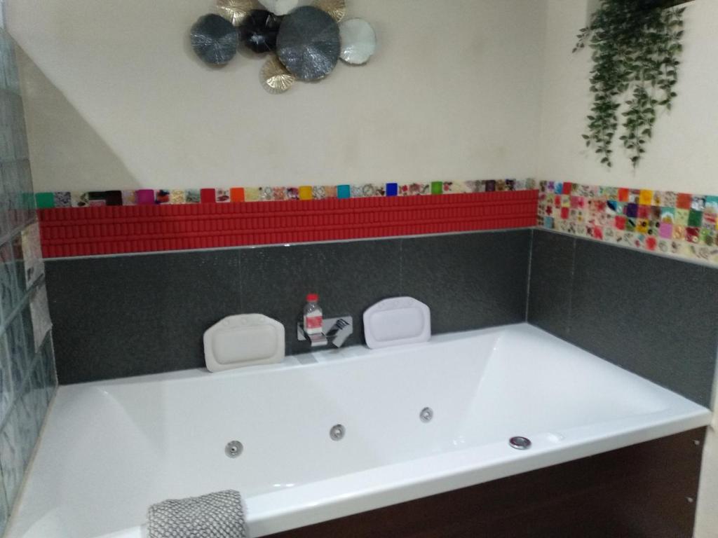 El Estudio Rojo de Ubrique - imagen 1