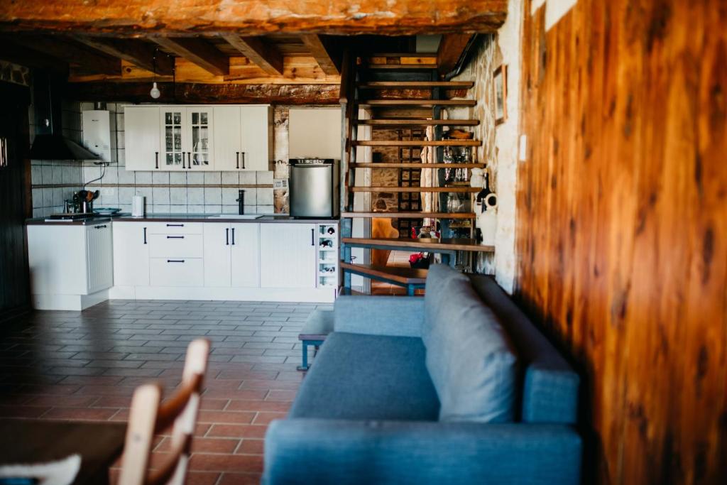 A kitchen or kitchenette at A 1750 metros