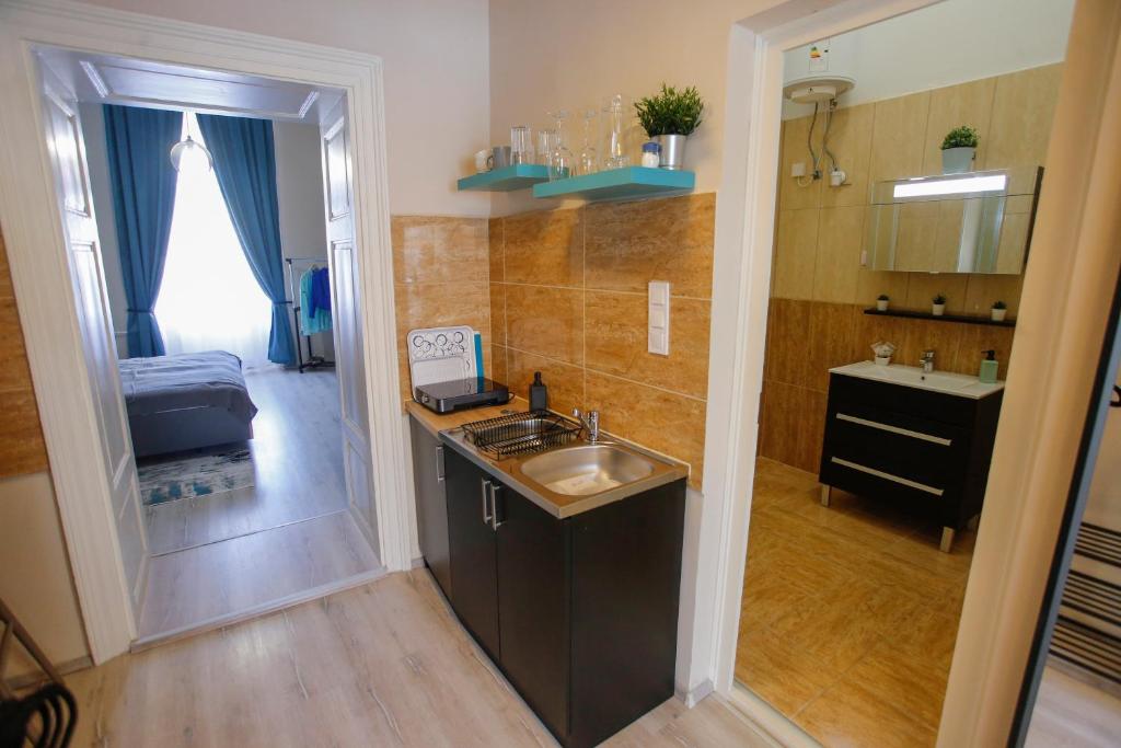 Uránia Apartmanház - Resim 2